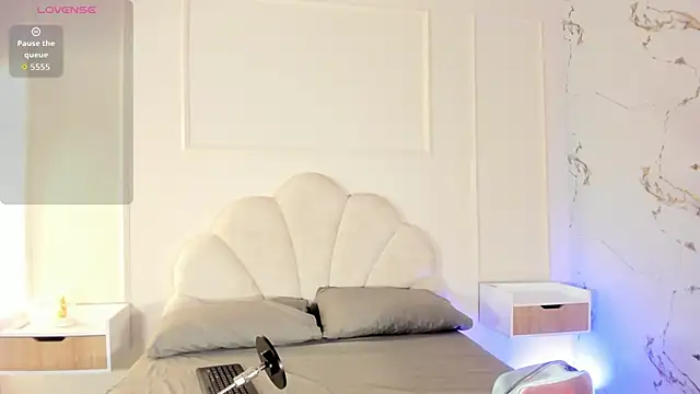 Candaceoweens online show from November 20, 4:12 am