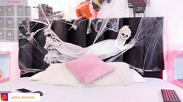 JackieDumont1 online show from October 18, 6:41 pm