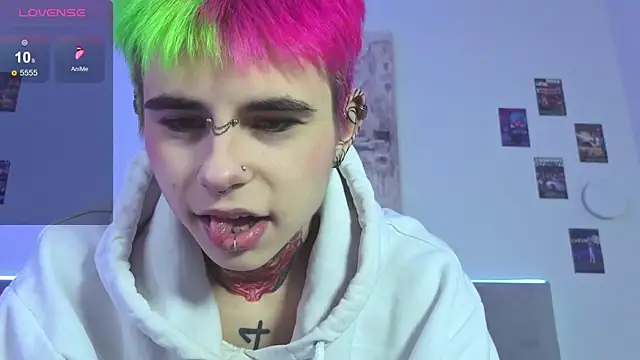 Alex Vallley online show from October 5, 9:45 pm