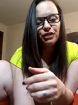 cattlegurl online show from March 19, 8:01 am