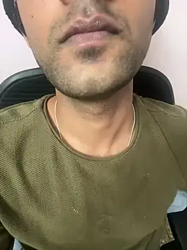 Snapshot of Aarush_1 chatting on March 16, 9:26 pm Aarush 1 online show from March 16, 9:26 pm