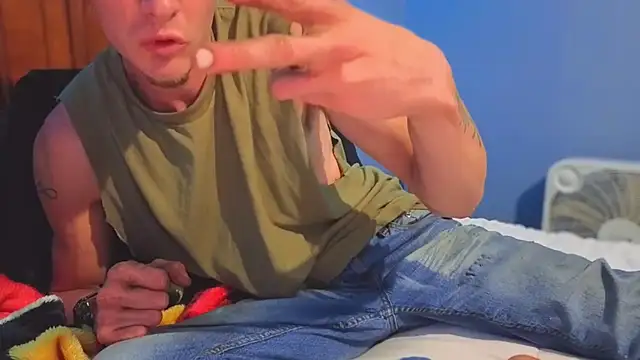 Ilovepussy1911 online show from May 16, 2:19 am