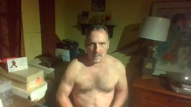 Snapshot of HunkofRock chatting on March 5, 3:02 am HunkofRock online show from March 5, 3:02 am