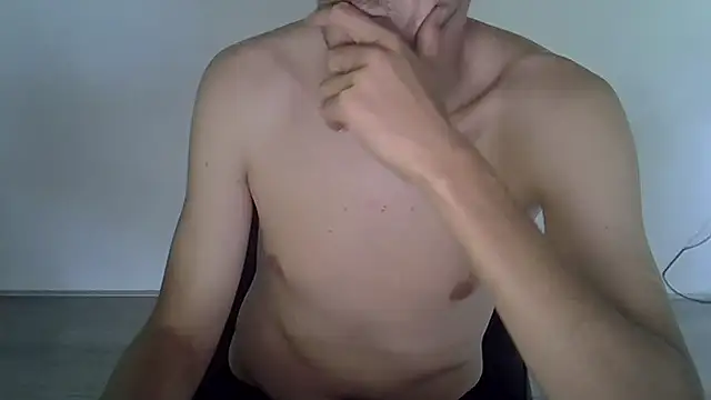 Snapshot of arnoanro chatting on July 17, 4:56 pm arnoanro online show from July 17, 4:56 pm