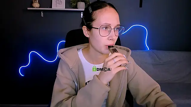 mona cloud online show from September 24, 7:28 pm