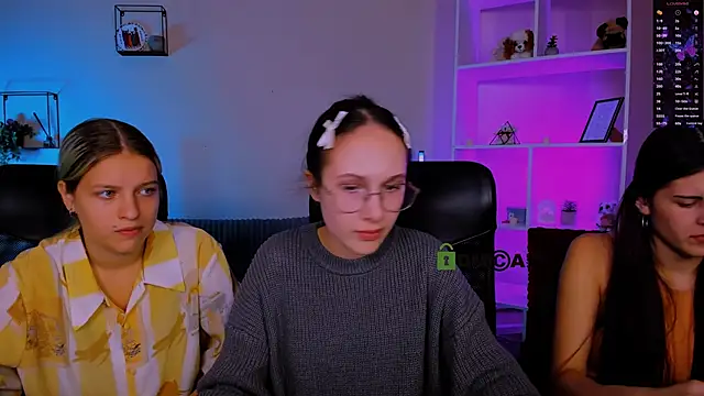 mona cloud online show from November 18, 8:46 pm