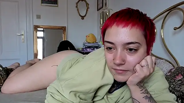 Snapshot of OllympeKaii chatting on October 6, 7:17 am OllympeKaii online show from October 6, 7:17 am