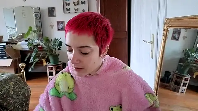 Snapshot of OllympeKaii chatting on October 10, 6:56 am OllympeKaii online show from October 10, 6:56 am