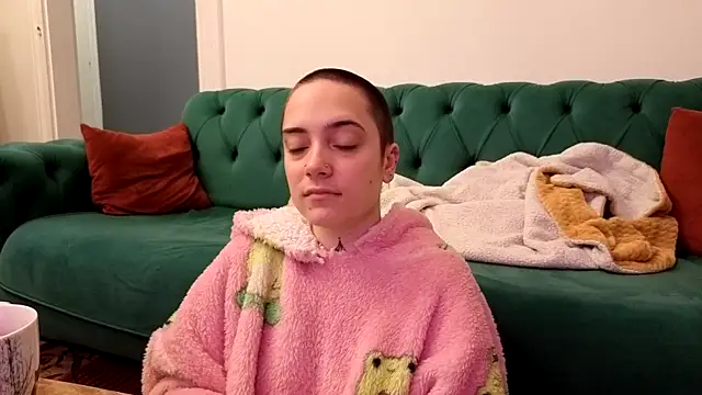 Snapshot of OllympeKaii chatting on November 7, 4:01 am OllympeKaii online show from November 7, 4:01 am