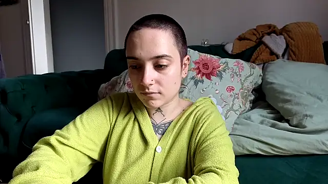 Snapshot of OllympeKaii chatting on November 11, 12:49 pm OllympeKaii online show from November 11, 12:49 pm