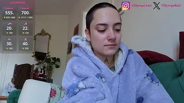 Snapshot of OllympeKaii chatting on November 17, 8:09 am OllympeKaii online show from November 17, 8:09 am