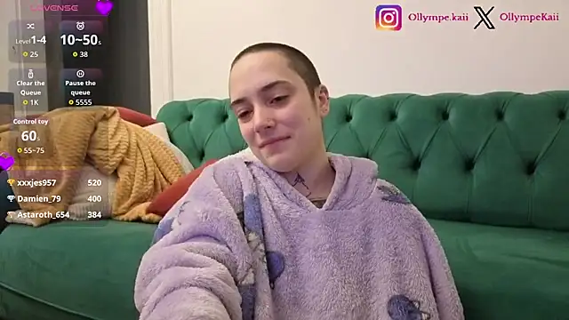 Snapshot of OllympeKaii chatting on December 1, 7:30 pm OllympeKaii online show from December 1, 7:30 pm