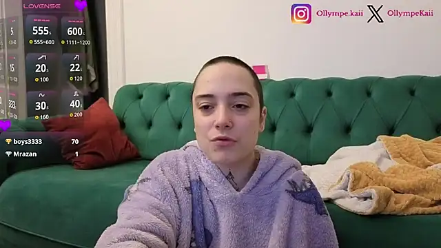 Snapshot of OllympeKaii chatting on December 20, 3:57 am OllympeKaii online show from December 20, 3:57 am