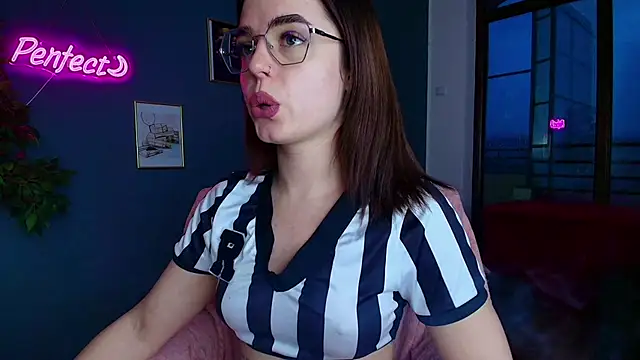 Snapshot of Perfect_Moans chatting on April 3, 3:59 am Perfect Moans online show from April 3, 3:59 am