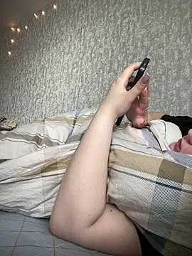Dreamy Desire online show from March 17, 9:01 am