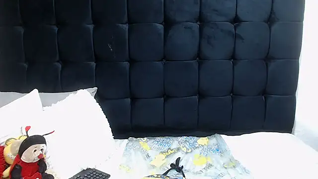 Snapshot of TaurusClitCake chatting on October 6, 6:55 am TaurusClitCake online show from October 6, 6:55 am