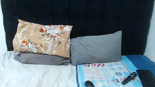 Snapshot of TaurusClitCake chatting on October 13, 4:51 pm TaurusClitCake online show from October 13, 4:51 pm