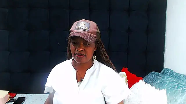 Snapshot of TaurusClitCake chatting on October 15, 9:53 am TaurusClitCake online show from October 15, 9:53 am