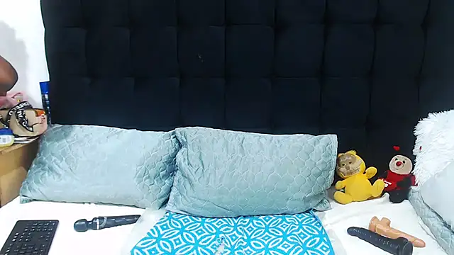 Snapshot of TaurusClitCake chatting on November 2, 5:54 am TaurusClitCake online show from November 2, 5:54 am