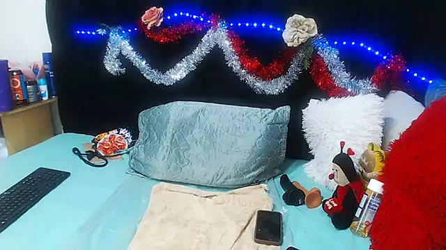 Snapshot of TaurusClitCake chatting on November 7, 5:07 am TaurusClitCake online show from November 7, 5:07 am