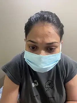 divya arora22 online show from March 17, 4:33 pm
