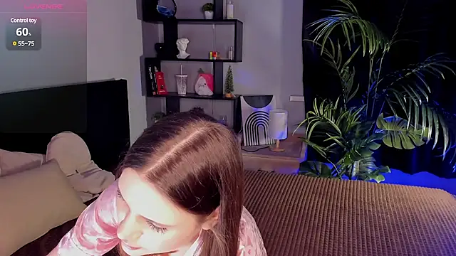 LisaBaillea online show from March 7, 9:06 pm