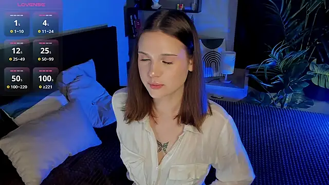 LisaBaillea online show from March 11, 9:04 pm