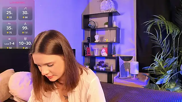 LisaBaillea online show from March 15, 9:05 pm