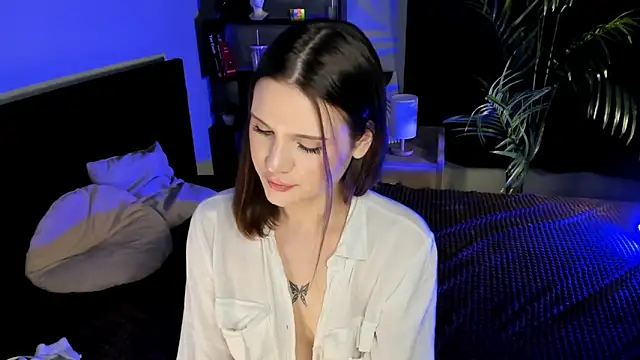 LisaBaillea online show from March 17, 12:08 am