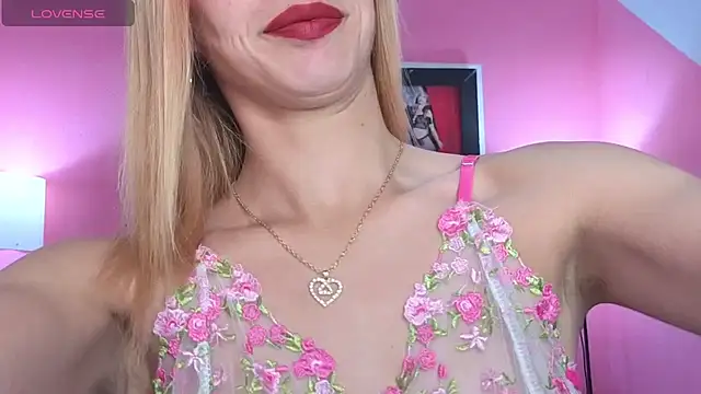Snapshot of emma_wockll_t chatting on July 8, 1:04 pm emma wockll t online show from July 8, 1:04 pm