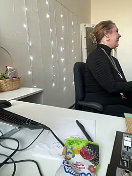 Snapshot of Juicy_PeachLux chatting on March 7, 11:07 am Juicy PeachLux online show from March 7, 11:07 am