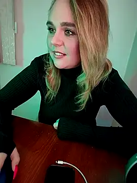 Snapshot of Juicy_PeachLux chatting on March 12, 7:59 pm Juicy PeachLux online show from March 12, 7:59 pm