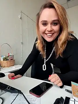 Snapshot of Juicy_PeachLux chatting on March 17, 12:04 pm Juicy PeachLux online show from March 17, 12:04 pm