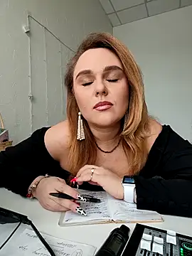 Snapshot of Juicy_PeachLux chatting on March 19, 8:55 am Juicy PeachLux online show from March 19, 8:55 am