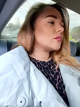 Snapshot of Juicy_PeachLux chatting on October 18, 8:37 am Juicy PeachLux online show from October 18, 8:37 am