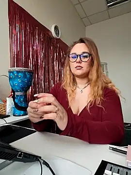 Snapshot of Juicy_PeachLux chatting on November 16, 7:47 am Juicy PeachLux online show from November 16, 7:47 am