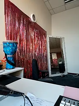 Snapshot of Juicy_PeachLux chatting on November 20, 5:51 am Juicy PeachLux online show from November 20, 5:51 am