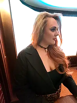 Snapshot of Juicy_PeachLux chatting on November 21, 2:49 pm Juicy PeachLux online show from November 21, 2:49 pm