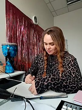 Snapshot of Juicy_PeachLux chatting on November 27, 6:48 am Juicy PeachLux online show from November 27, 6:48 am