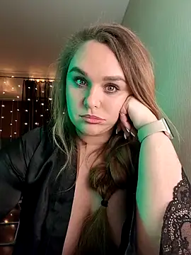 Snapshot of Juicy_PeachLux chatting on December 1, 6:35 pm Juicy PeachLux online show from December 1, 6:35 pm