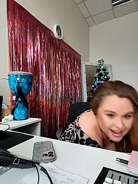 Snapshot of Juicy_PeachLux chatting on December 4, 5:50 am Juicy PeachLux online show from December 4, 5:50 am