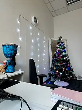 Snapshot of Juicy_PeachLux chatting on December 14, 7:58 am Juicy PeachLux online show from December 14, 7:58 am