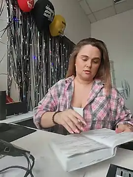Juicy PeachLux online show from June 5, 5:36 am