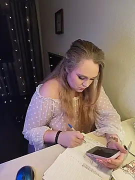 Juicy PeachLux online show from June 12, 6:51 pm
