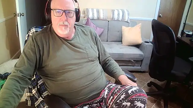 Snapshot of superbearboss chatting on February 18, 4:58 pm superbearboss online show from February 18, 4:58 pm