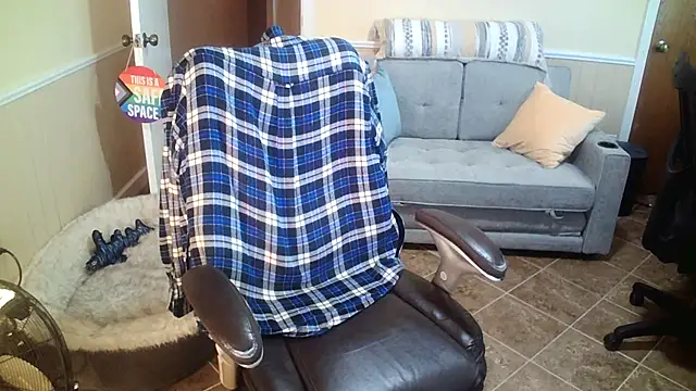 Snapshot of superbearboss chatting on March 26, 7:41 pm superbearboss online show from March 26, 7:41 pm