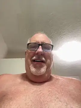 Snapshot of superbearboss chatting on March 27, 9:36 pm superbearboss online show from March 27, 9:36 pm