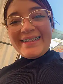 Snapshot of Karina_Leon chatting on July 6, 8:22 pm Karina Leon online show from July 6, 8:22 pm