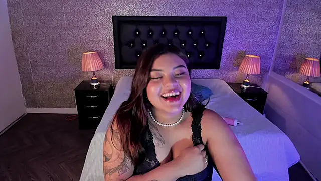 Snapshot of Scarlett__Johanson chatting on March 21, 6:27 am Scarlett Johanson online show from March 21, 6:27 am