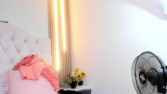 Alexa Bravva online show from September 20, 4:13 am